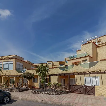 Flatguest + + 2bdr + Pool Appartement