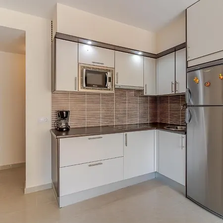 Flatguest + + 2bdr + Pool * Коста Калма
